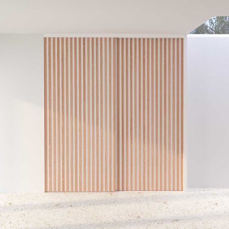 Image 3D réaliste d'une pièce blanche avec un arbre mort et zoom sur une porte en claire-voie.